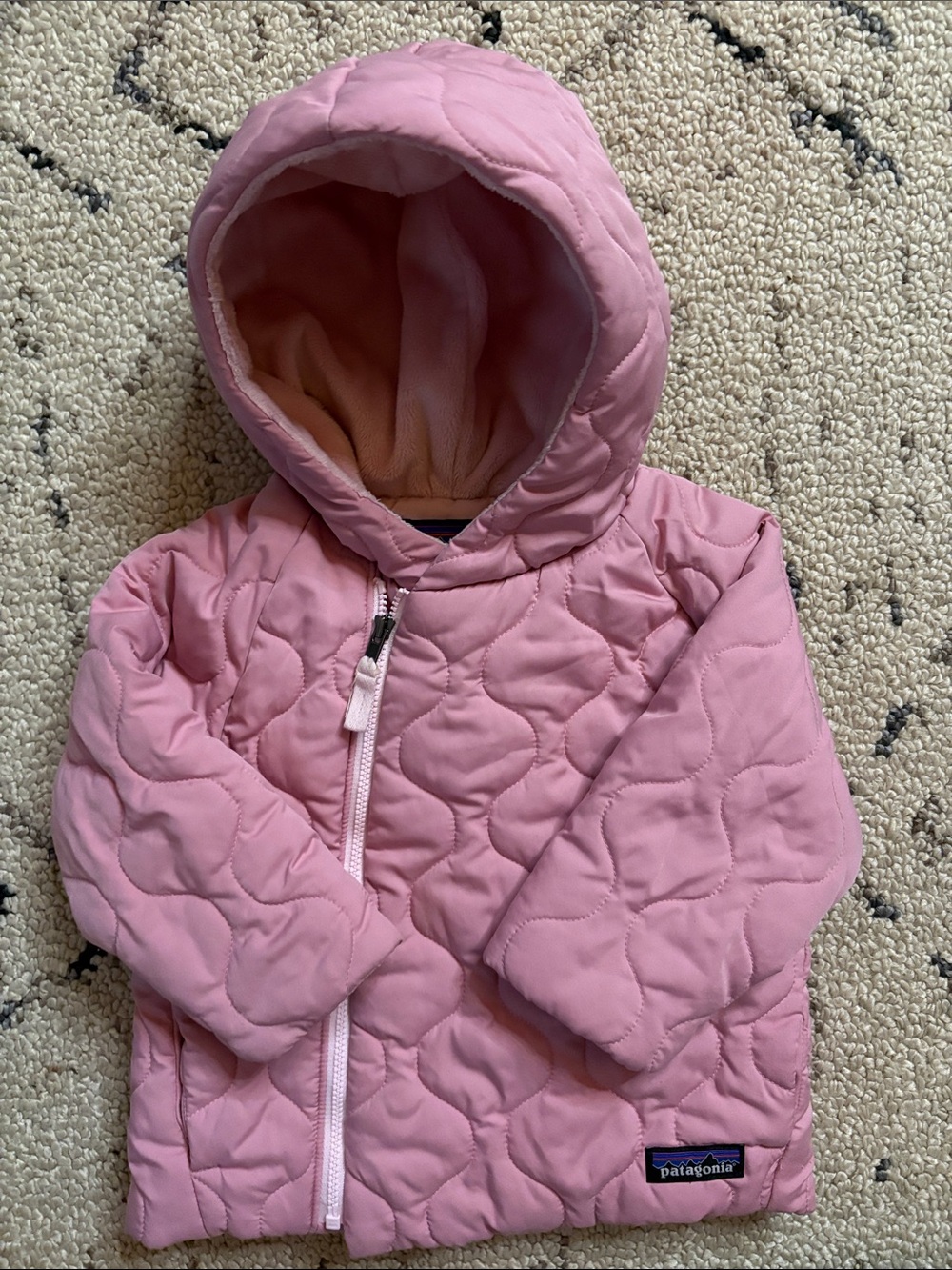 Patagonia kids Puffer Jacket (12/18m) EUC